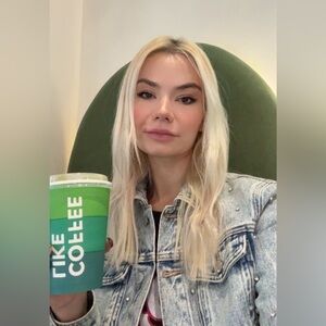 Meet your Posher, Anastasia